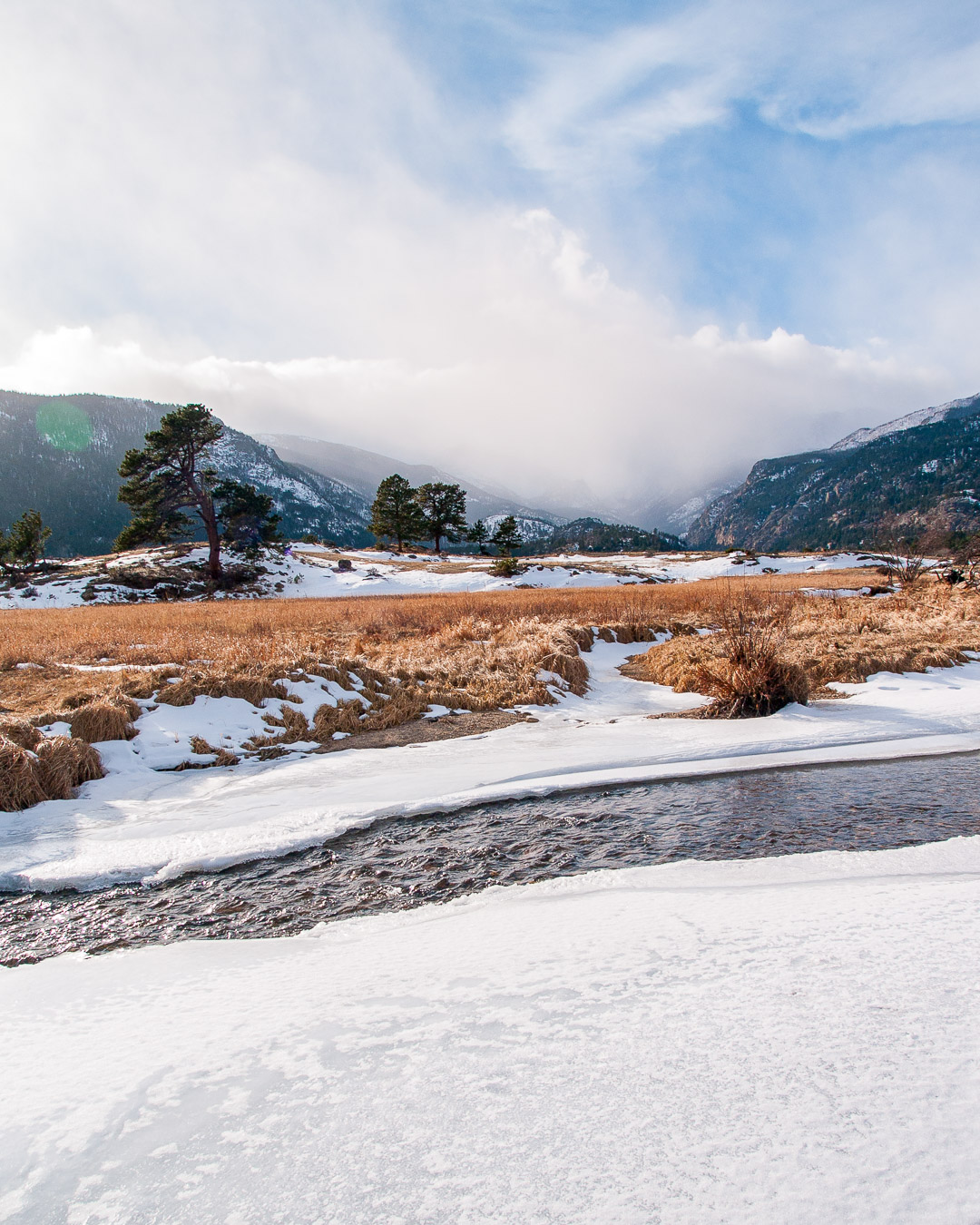 Partially frozen creek in Moraine Park